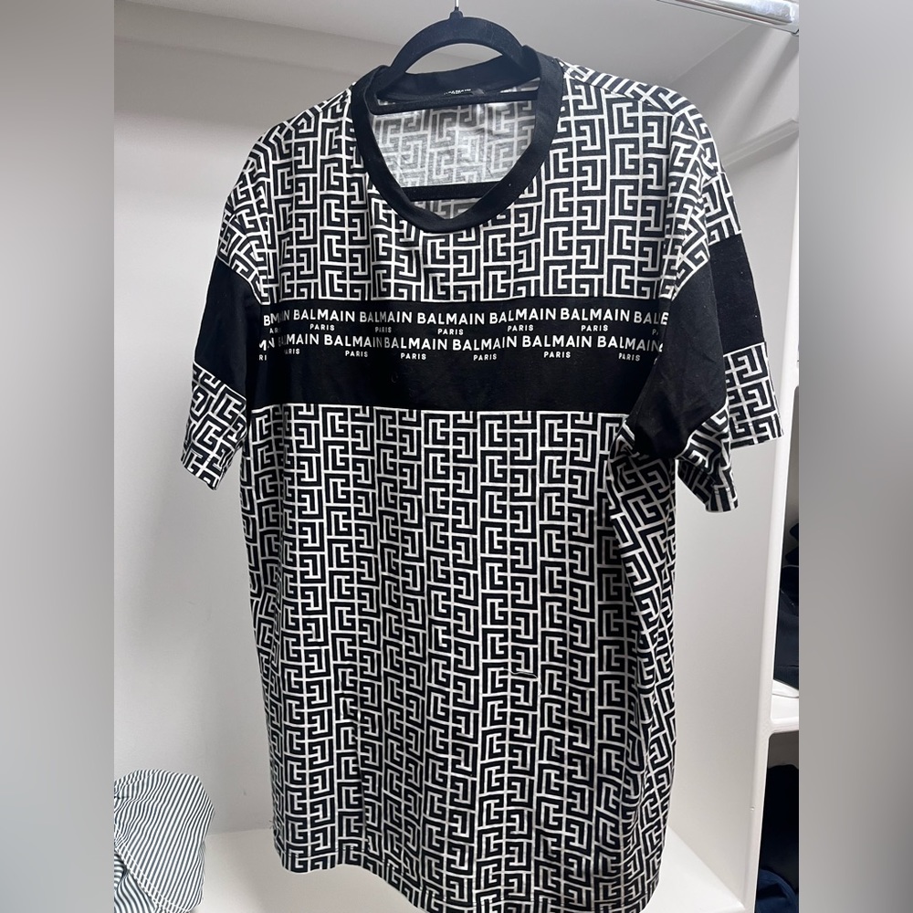Original balmain t shirt, size large